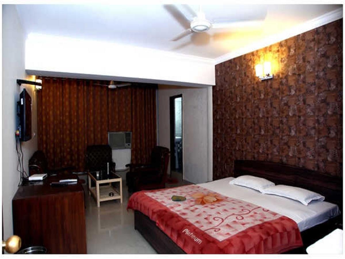 Hotel Haryana Chandīgarh Exterior foto